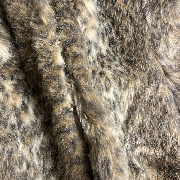 Banana Republic Faux Fur Vest - Picture 3 of 5